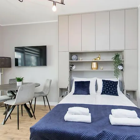 City Center - Walowa I Popieluszki By Apartmore Gdansk Exterior photo